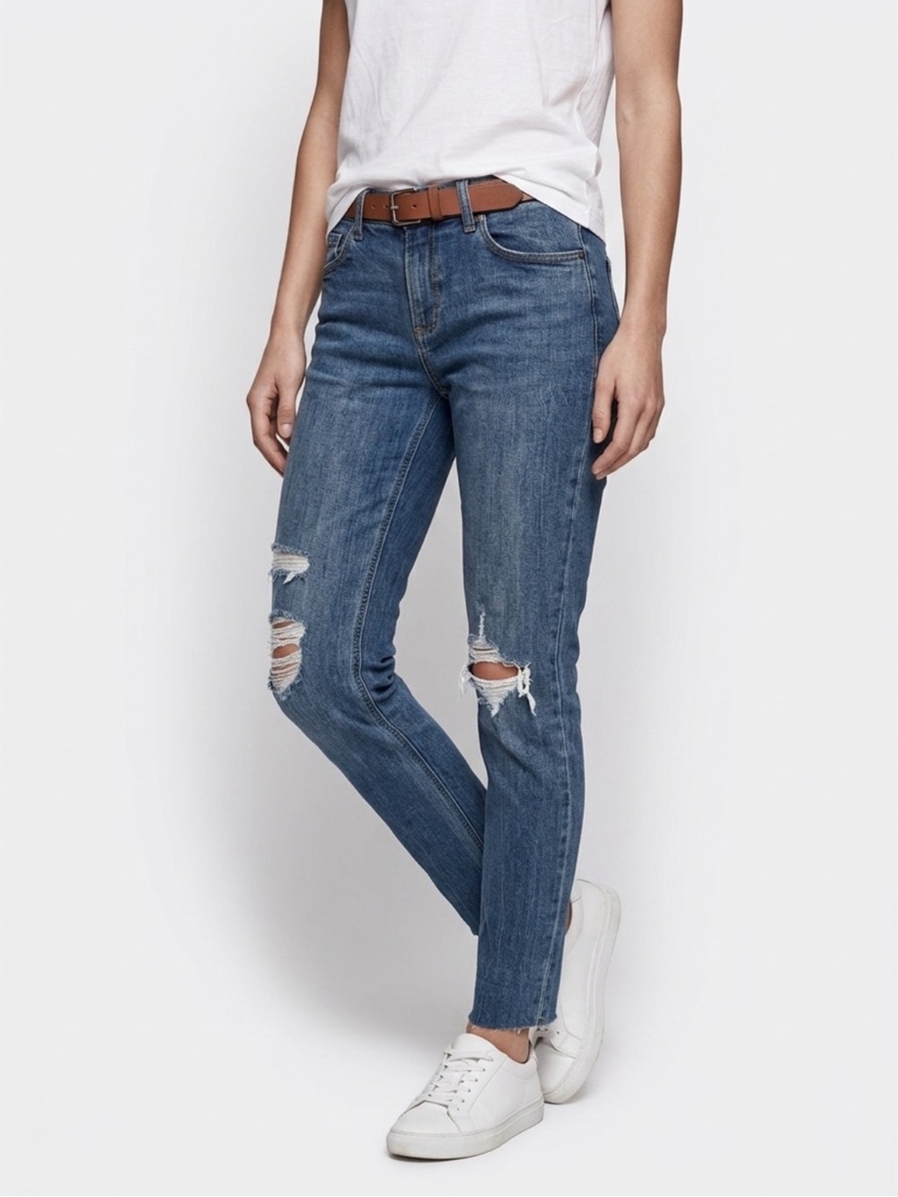 ⚓️ Old Navy Boyfriend Blue Denim Distressed Jeans | Women’s Sz 4